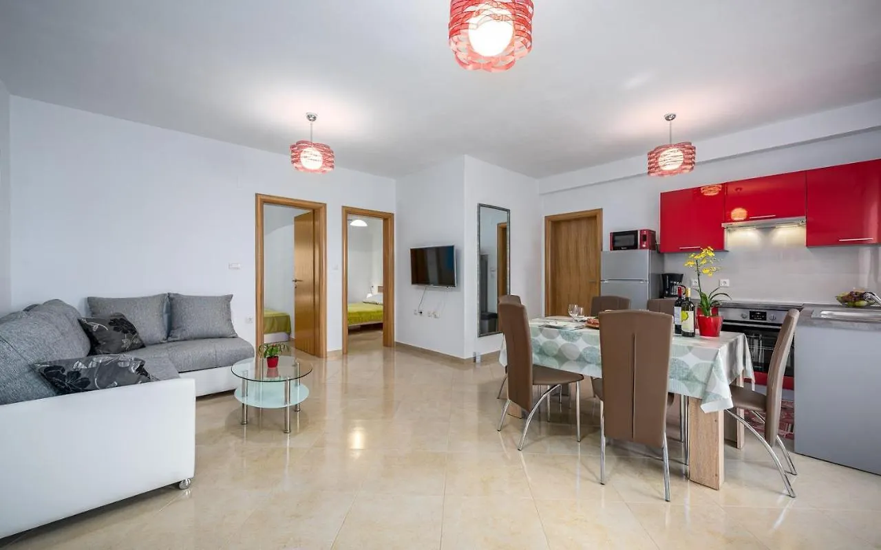The Willow Garden Apartment House Marčana 4*,  Κροατία